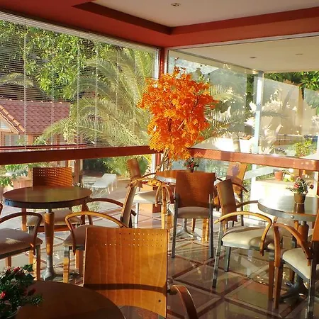 Hotel Seven Stars